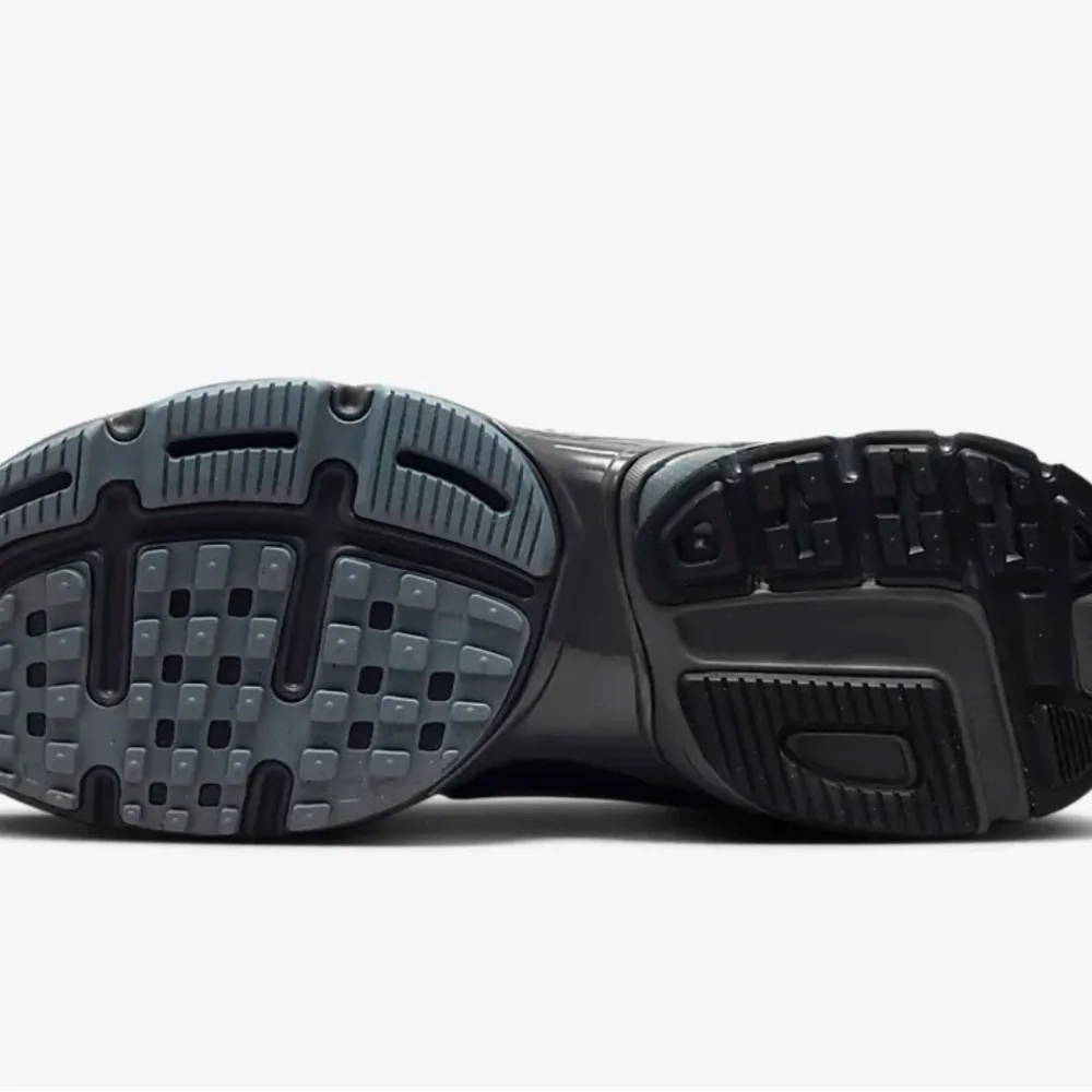 Nike women’s V2K Run GORE-TEX sneakers - Picture 11 of 15